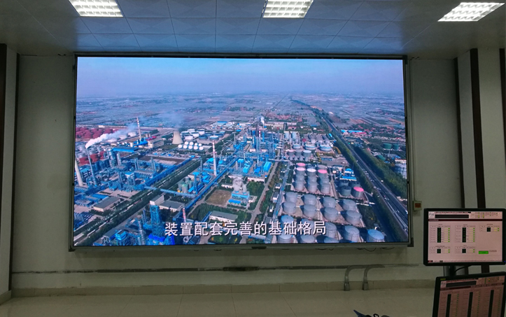 液晶投影機(jī)